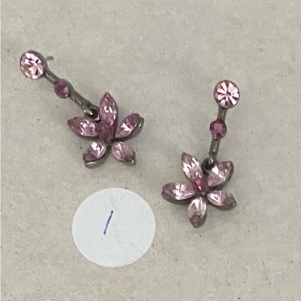 Vintage Stunning pink dangle earrings